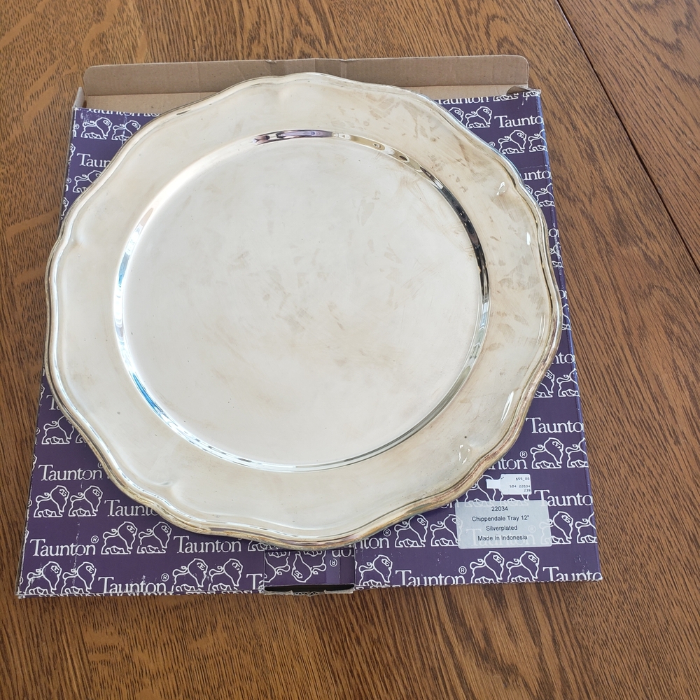 Vtg Taunton: Silver Plated Chippendale Tray- 12" - Picture 5 of 8